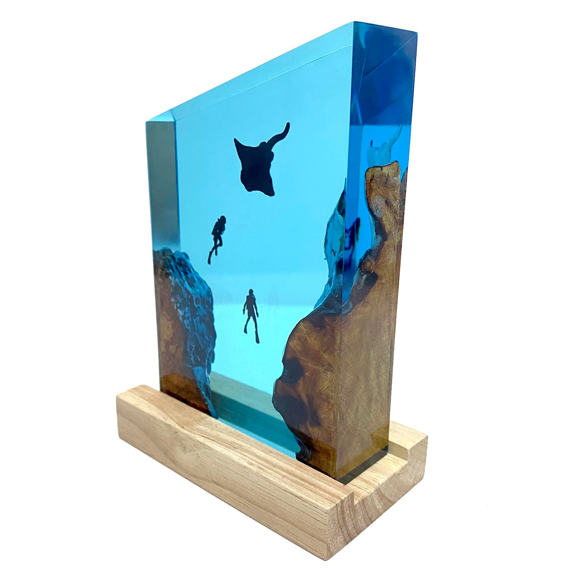 A Grand Resin Night Light with Simulated Ocean Landscapes, bat Fish, and Divers. Artistic Home Decoration, Birthday Gift Handmade from Resin and Solid Wood.
