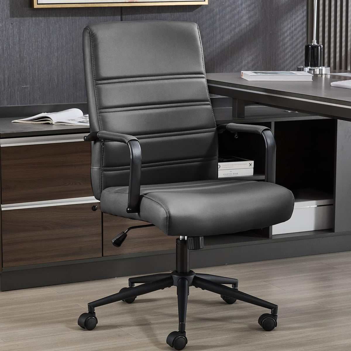 Office Desk Chair Leather, Conference Room Chairs with Wheels, Modern Executive Office Chairs Adjustable Height, Ergonomic Swivel Rolling