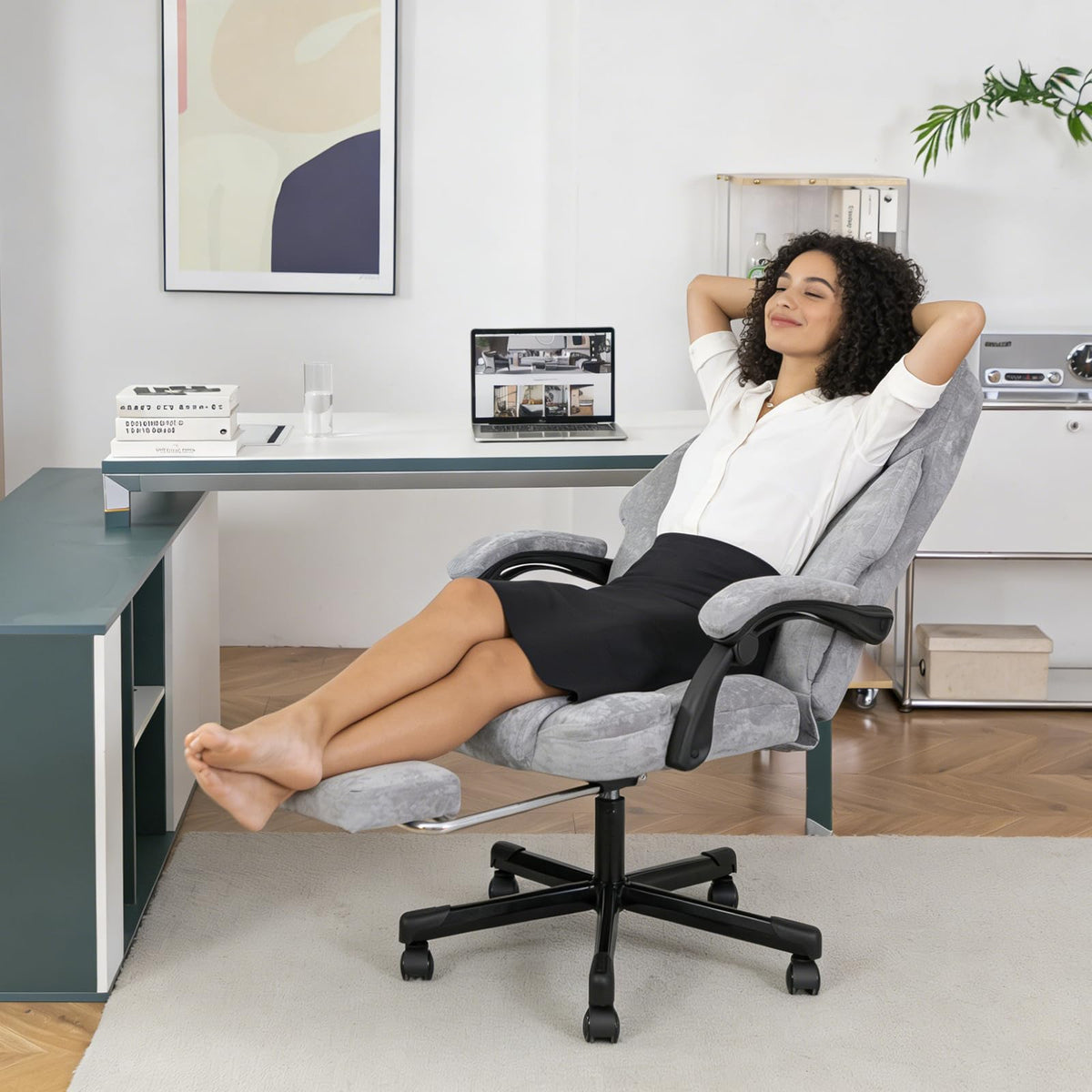 Massage Office Chair with Foot Rest,high Back & Heat 6 Vibration Points, Executive Desk Chair,big and Tall Office Chair 400lbs, Comfortable