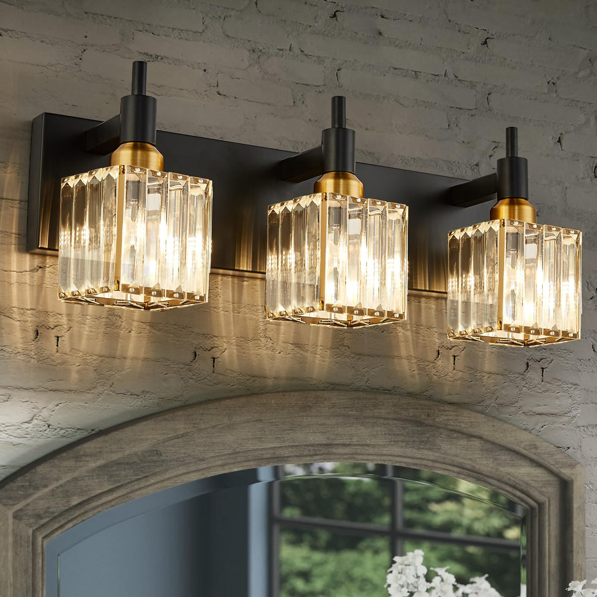 Modern Crystal Bathroom Vanity Light 3-Light Brass Wall Light Fixtures Over Mirror Black and Gold Vanity Lighting for Bathroom Square Shade Brass Wall Sconce